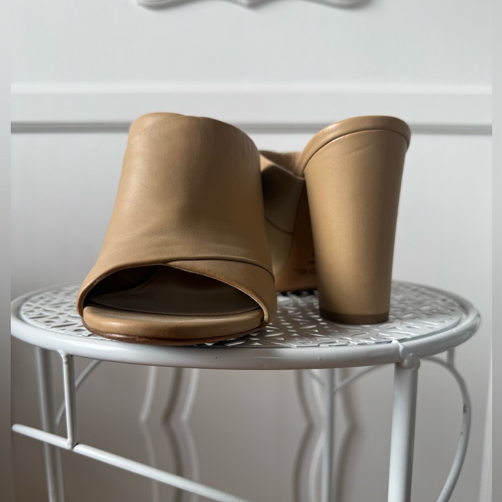 BN Vince nude mules